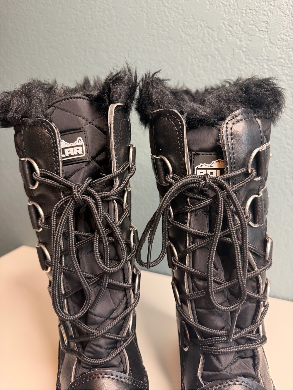 POLAR Women’s Tall Snow Boots – Fur Lined Waterproof Winter Boots
Size 8 black - Picture 6 of 9